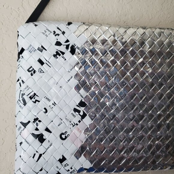 Hand Made braided envelope messenger Bag Made with sustainable recycled … - Picture 6 of 13